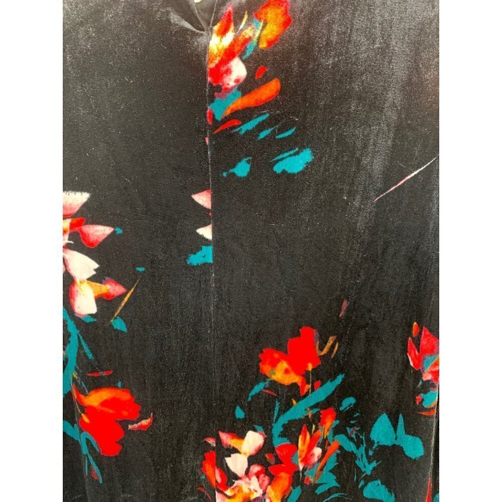 Boutique Women's Floral Dress - Picture 3 of 7